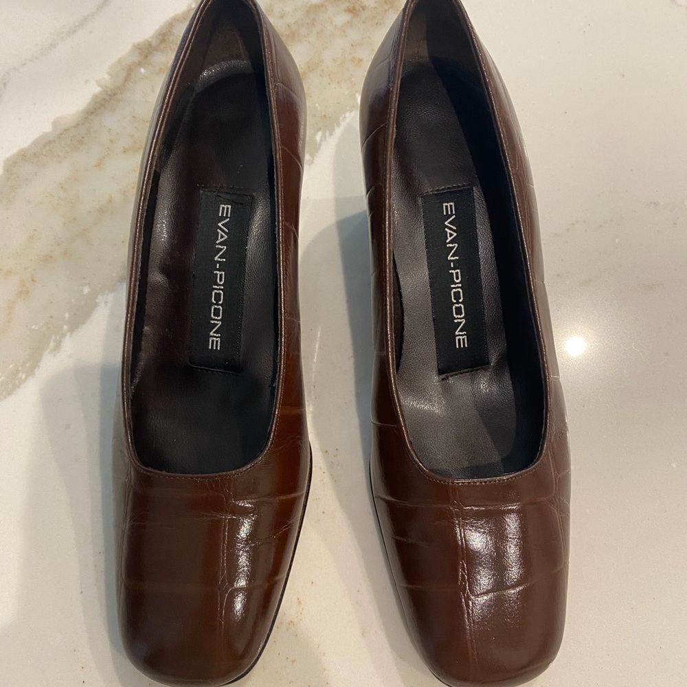Evan Picone Brown Leather Mid Heel Pumps! Excellent Used Condition! Ladies 4 1/2